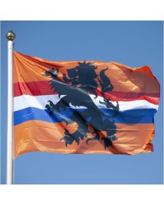 Oranje supportersvlag met leeuw en Nederlandse vlag